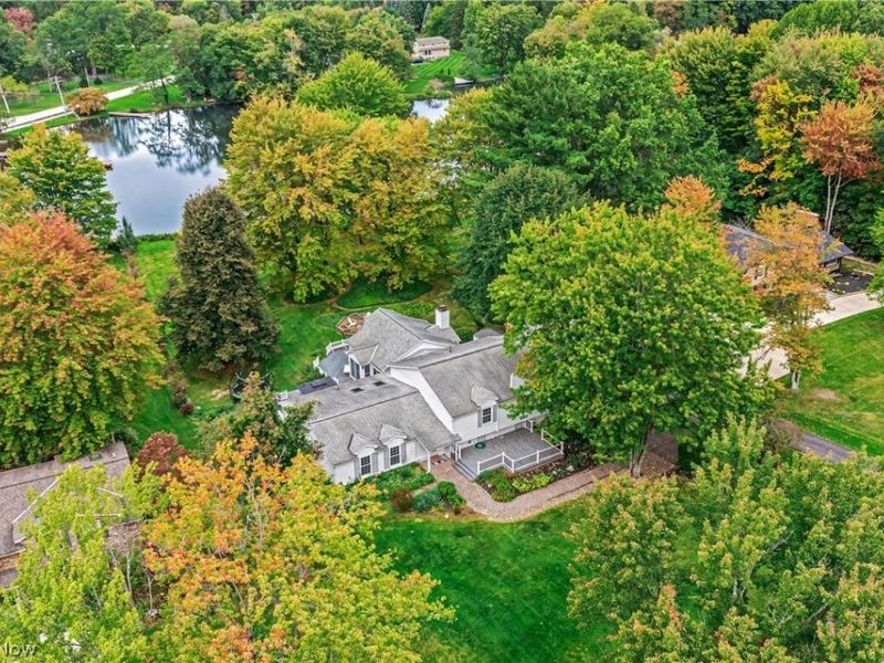 18050 Elliott Drive, Chagrin Falls, OH 44023 Photo 1