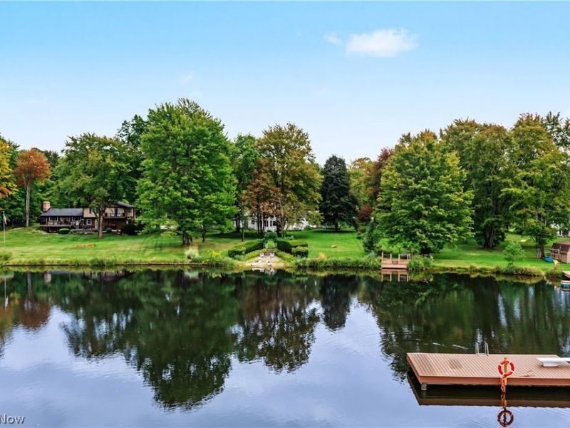 18050 Elliott Drive, Chagrin Falls, OH 44023 Photo 4