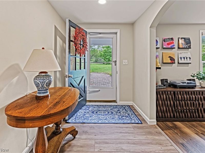 18050 Elliott Drive, Chagrin Falls, OH 44023 Photo 5