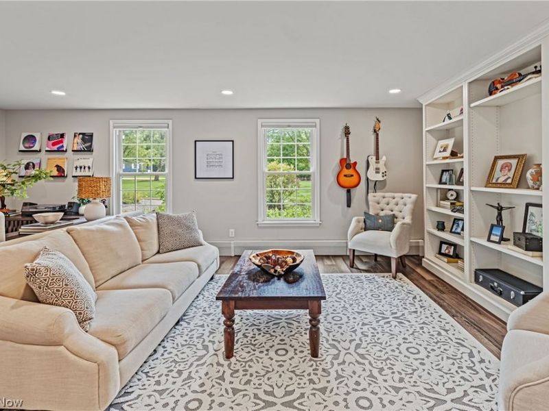 18050 Elliott Drive, Chagrin Falls, OH 44023 Photo 9