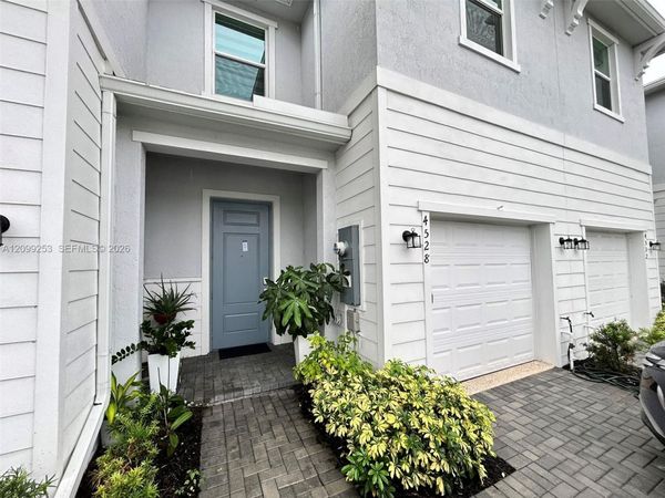 4528 Hollister Ave, Lake Worth, FL 33463