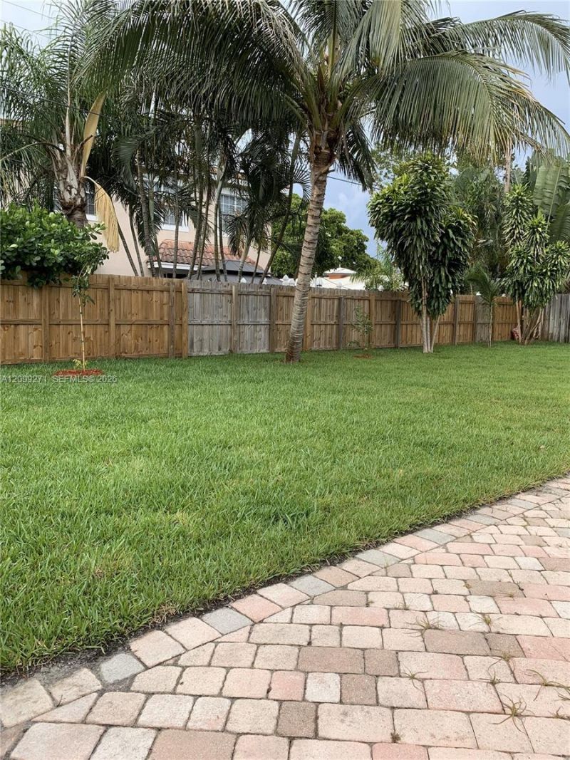 2561 NE 10th Ct, Unit 2561, Pompano Beach, FL 33062 Photo