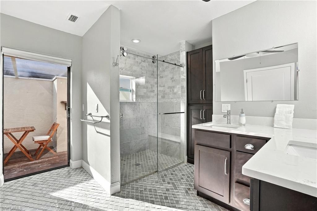 323 Washington Ct , Fort Myers Beach, FL 33931 Photo
