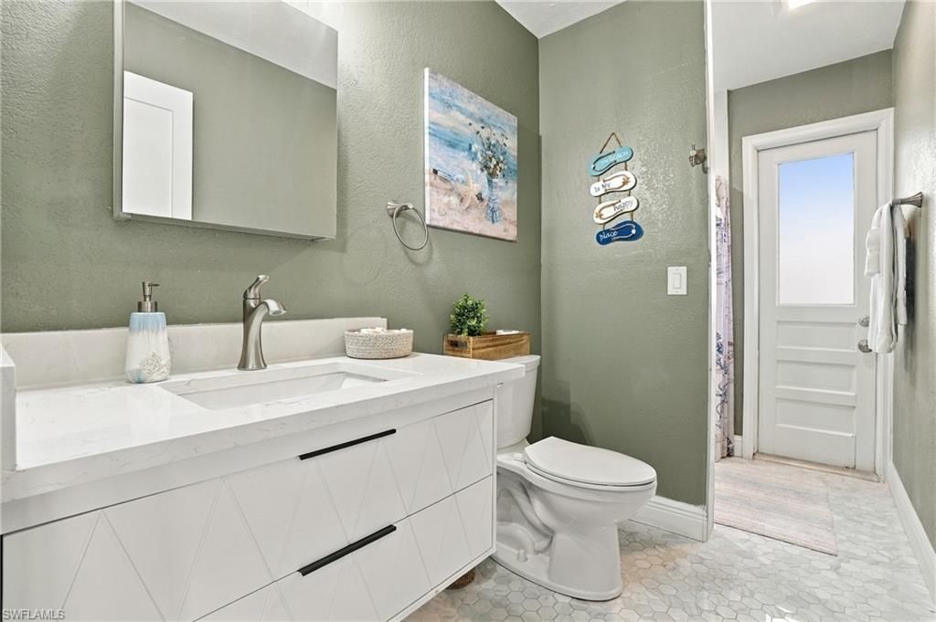 323 Washington Ct , Fort Myers Beach, FL 33931 Photo