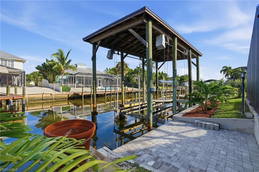 323 Washington Ct , Fort Myers Beach, FL 33931 Photo