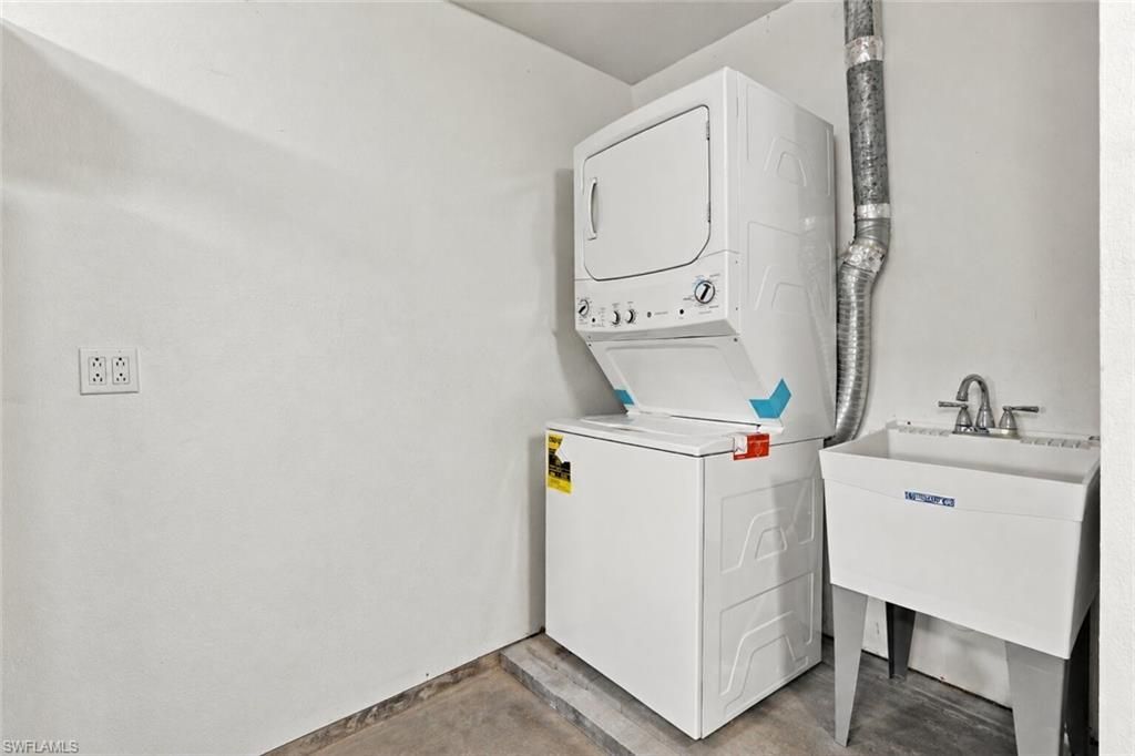 323 Washington Ct , Fort Myers Beach, FL 33931 Photo
