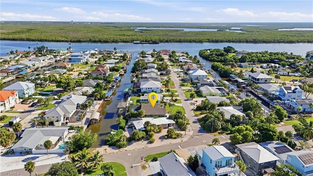 323 Washington Ct , Fort Myers Beach, FL 33931 Photo