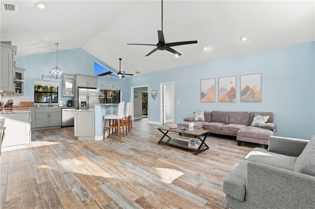 323 Washington Ct , Fort Myers Beach, FL 33931 Photo