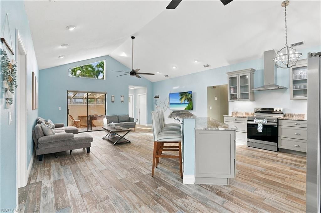 323 Washington Ct , Fort Myers Beach, FL 33931 Photo