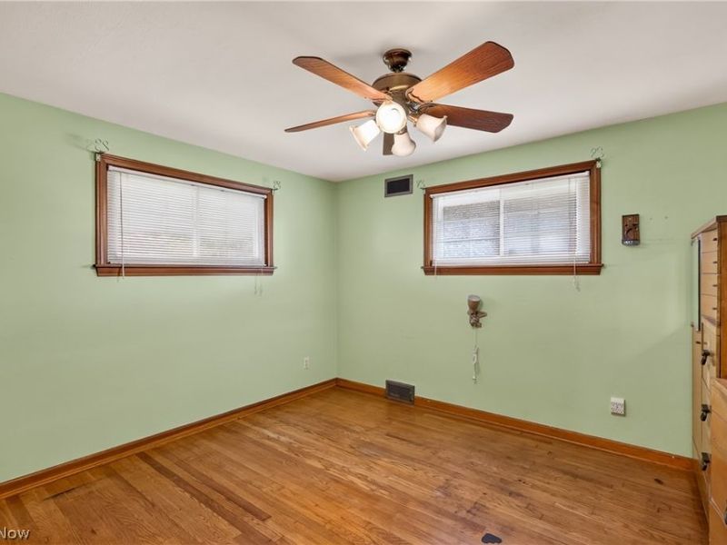 114 Joan Circle, Campbell, OH 44405 Photo 15