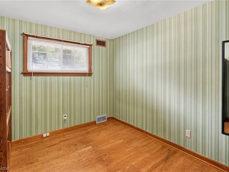 114 Joan Circle, Campbell, OH 44405 Photo 18
