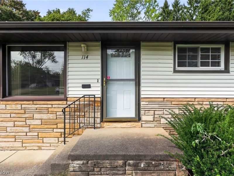 114 Joan Circle, Campbell, OH 44405 Photo 2