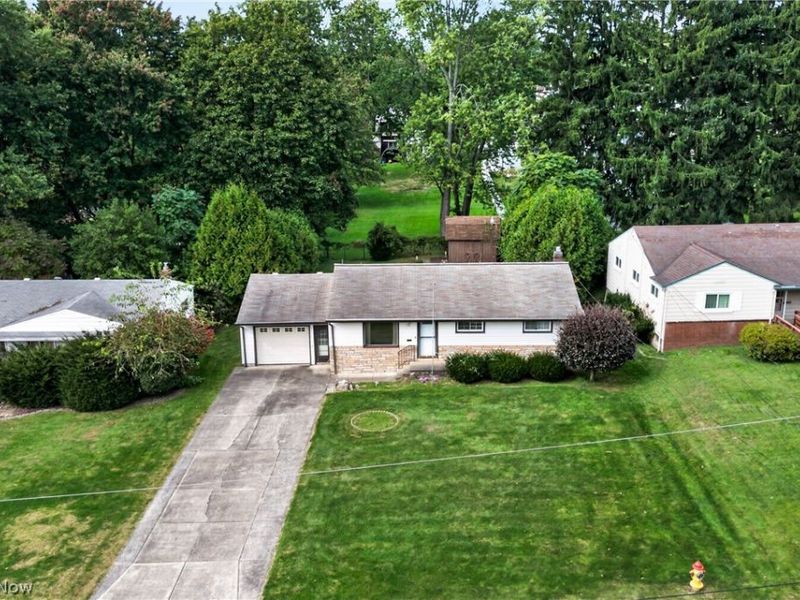 114 Joan Circle, Campbell, OH 44405 Photo 4