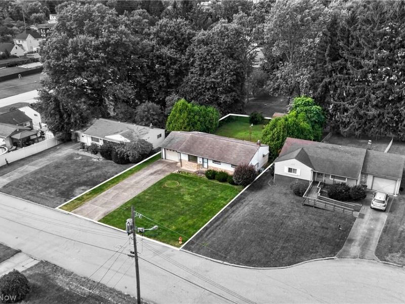 114 Joan Circle, Campbell, OH 44405 Photo 5