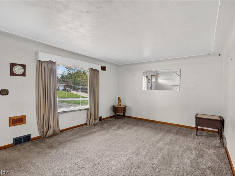 114 Joan Circle, Campbell, OH 44405 Photo 8
