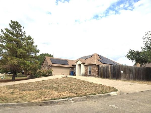 1406 Chancellor Drive, Kaufman, TX 75142