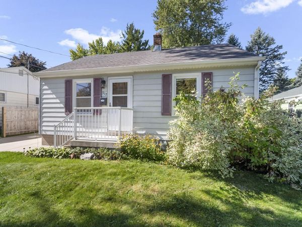 517 Cedar STREET, Hartford, WI 53027