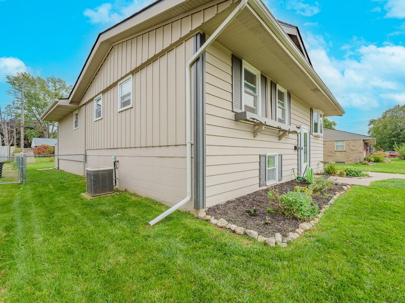 549 Locust Lane, Troy, OH 45373 Photo 4