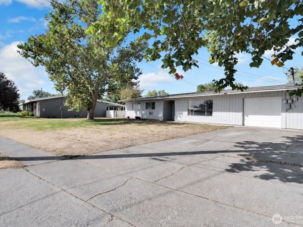 9023 McConnell Drive, Unit A, Moses Lake, WA 98837