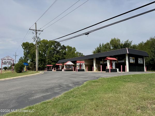 5718 Goodman Road, Horn Lake, MS 38637
