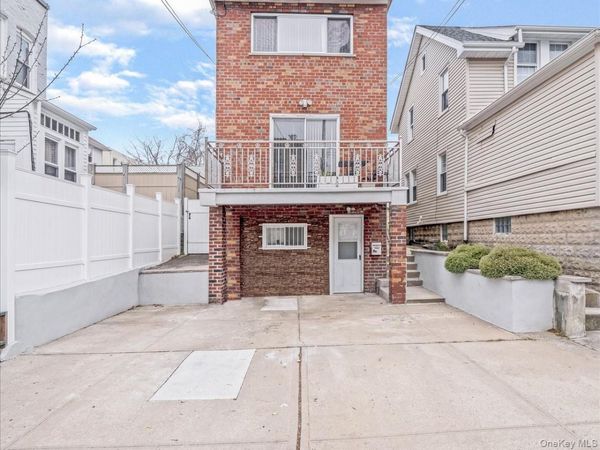 1559 Hering Avenue , Bronx, NY 10461