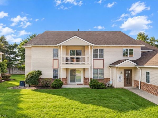 5663 Gateway Lane , Brook Park, OH 44142