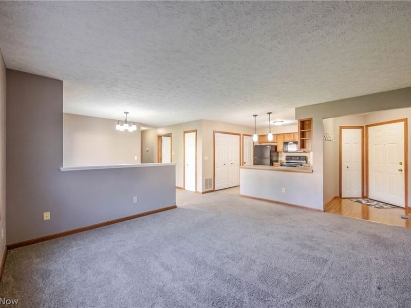 5663 Gateway Lane, Brook Park, OH 44142 Photo 10