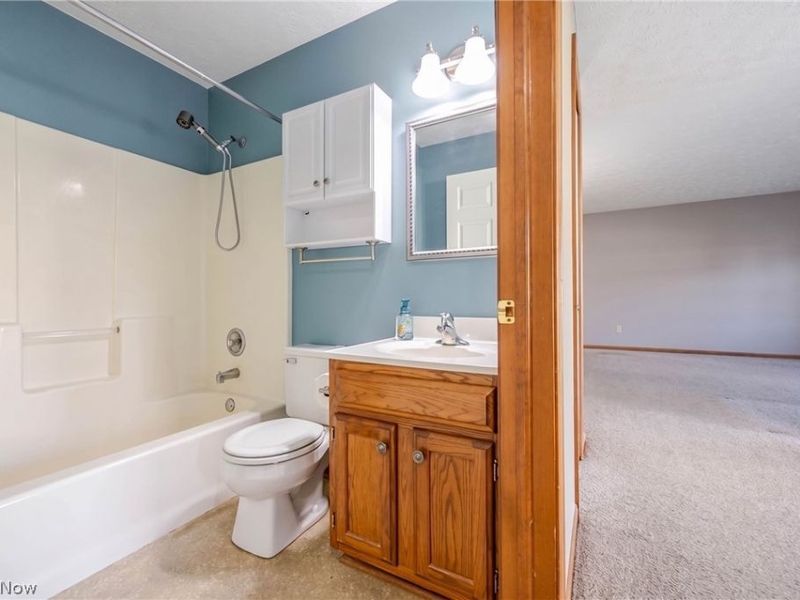 5663 Gateway Lane, Brook Park, OH 44142 Photo 13