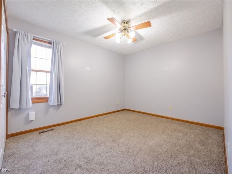 5663 Gateway Lane, Brook Park, OH 44142 Photo 14