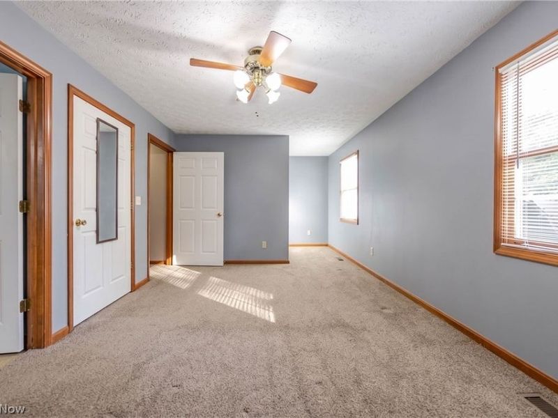 5663 Gateway Lane, Brook Park, OH 44142 Photo 17