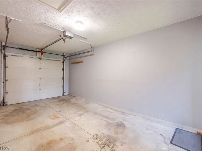 5663 Gateway Lane, Brook Park, OH 44142 Photo 20