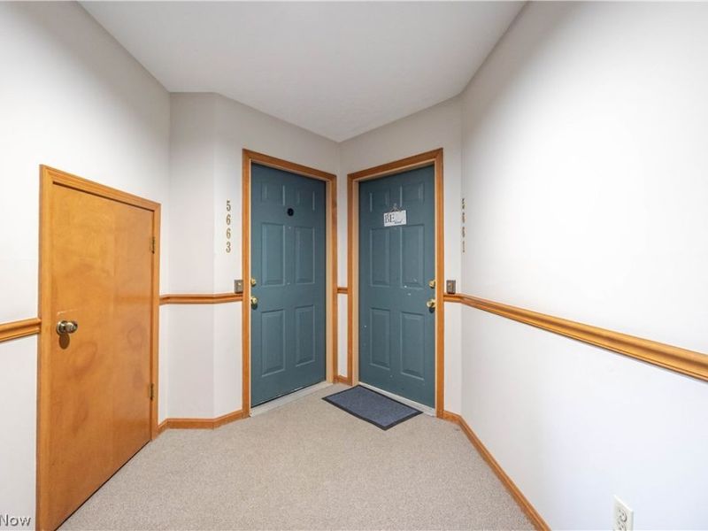 5663 Gateway Lane, Brook Park, OH 44142 Photo 5