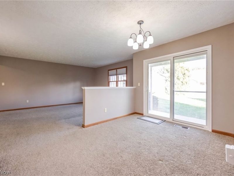 5663 Gateway Lane, Brook Park, OH 44142 Photo 9