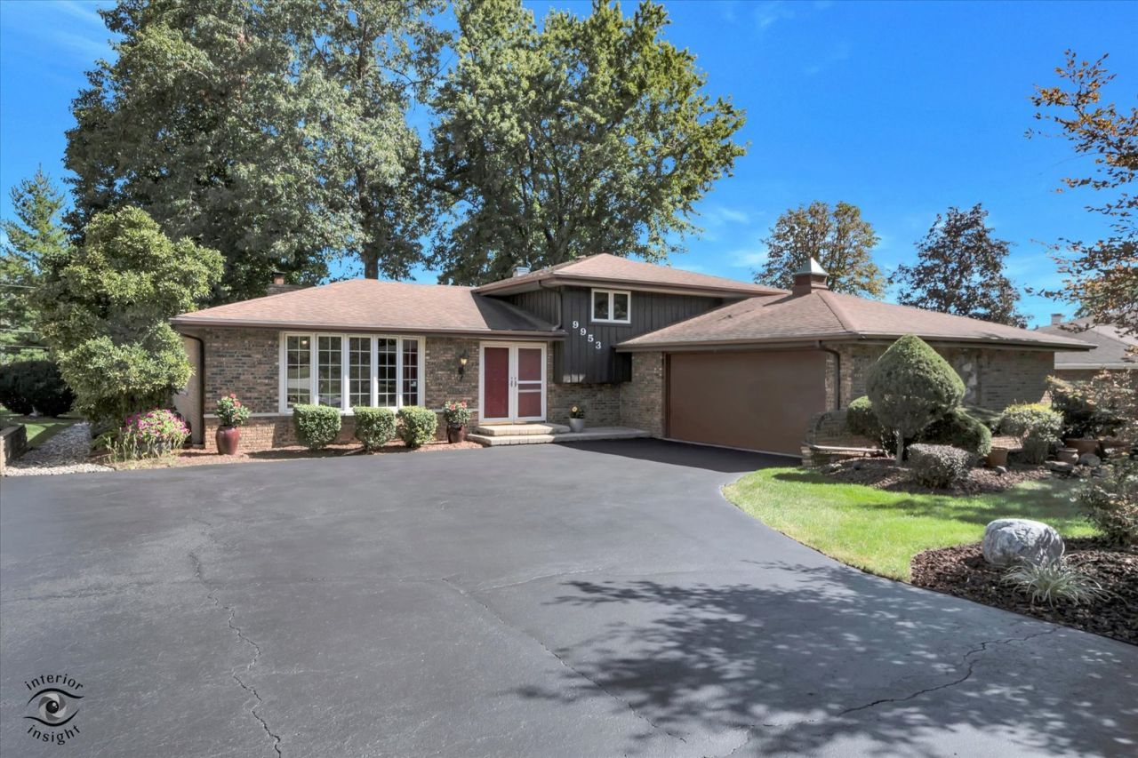 9953 S 82nd Court, Palos Hills, IL 60465 Main Photo