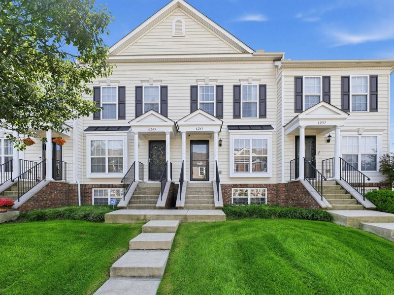6241 Needletail Road , Unit 32, Columbus, OH 43230 Photo 2