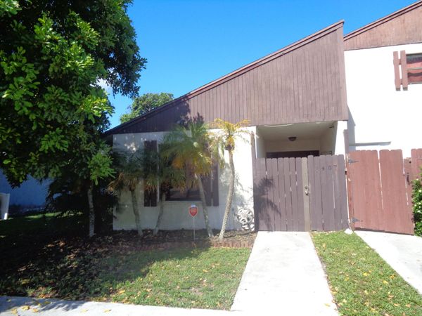 1407 WHITE PINE Drive, Wellington, FL 33414