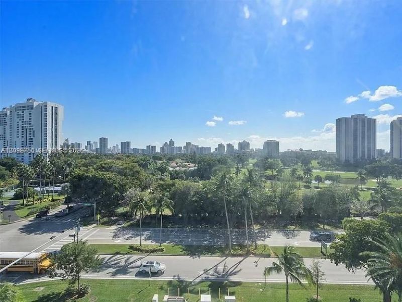 3375 N Country Club Dr, Unit 605, Aventura, FL 33180 Photo