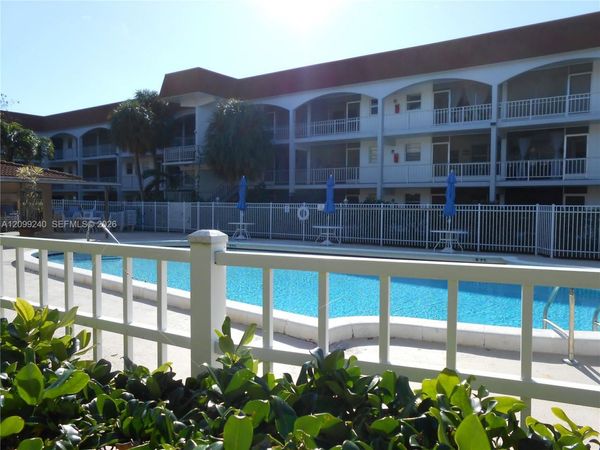 581 Blue Heron Dr, Unit 309-B, Hallandale Beach, FL 33009