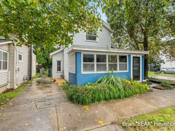 711 Veto Street NW, Grand Rapids, MI 49504