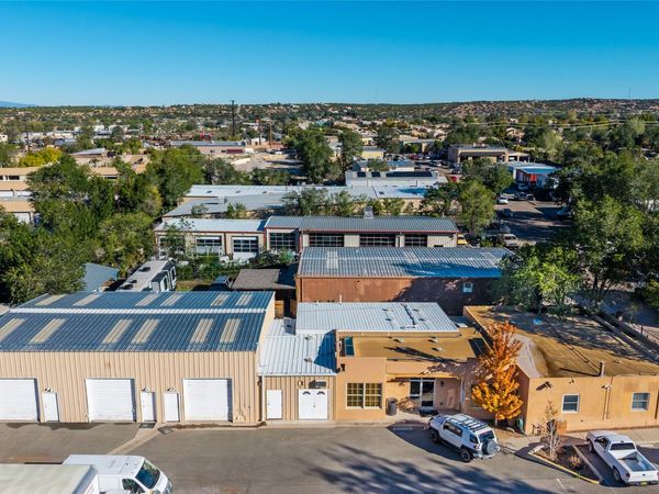 1254 Calle de Comercio , Santa Fe, NM 87507