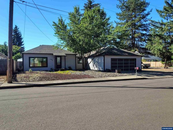648 SW Arthur St, McMinnville, OR 97128