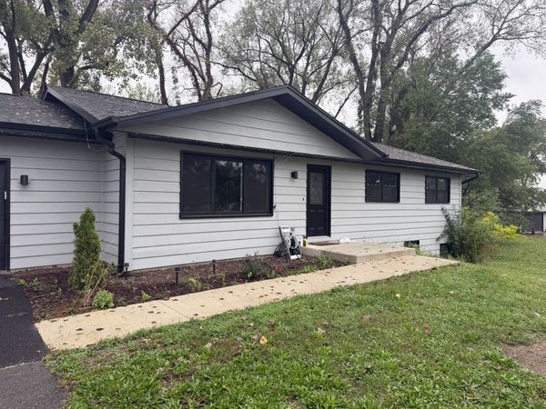 16430 New Avenue , Lemont, IL 60439