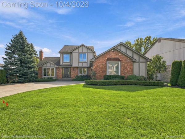 1066 Grandview Drive, Rochester Hills, Mi 48306