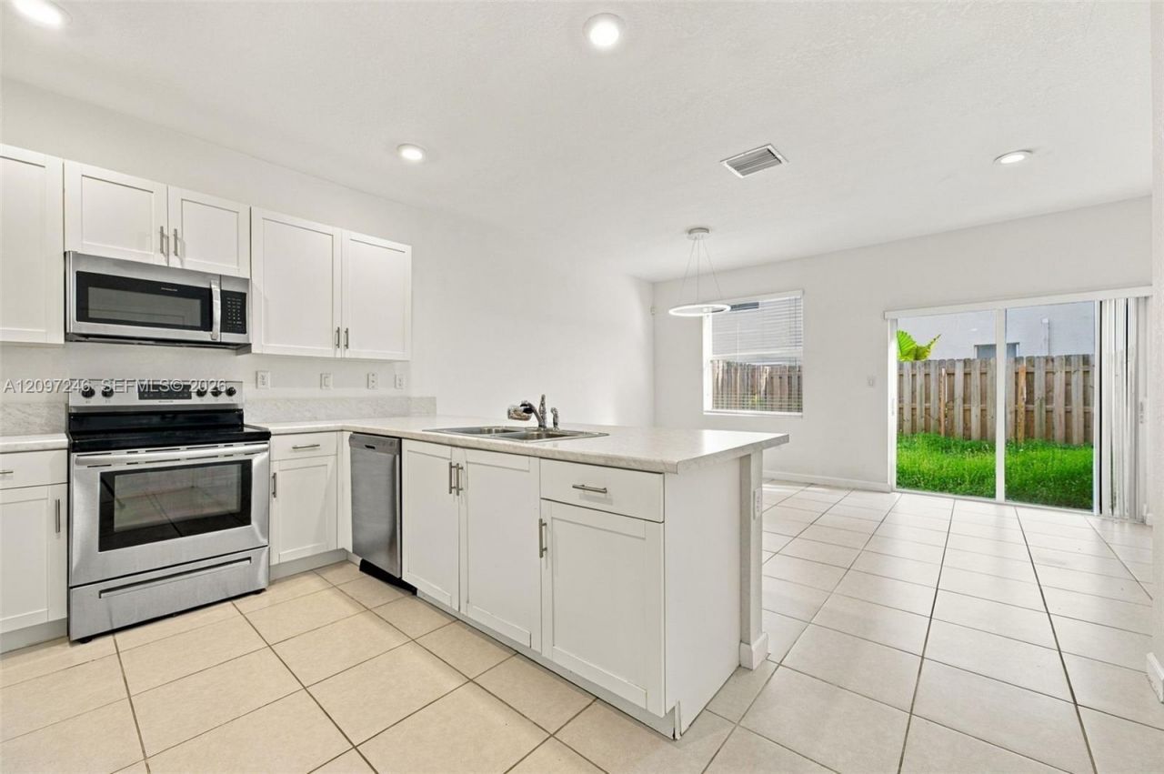 2686 SE 18th St , Homestead, FL 33035 Photo
