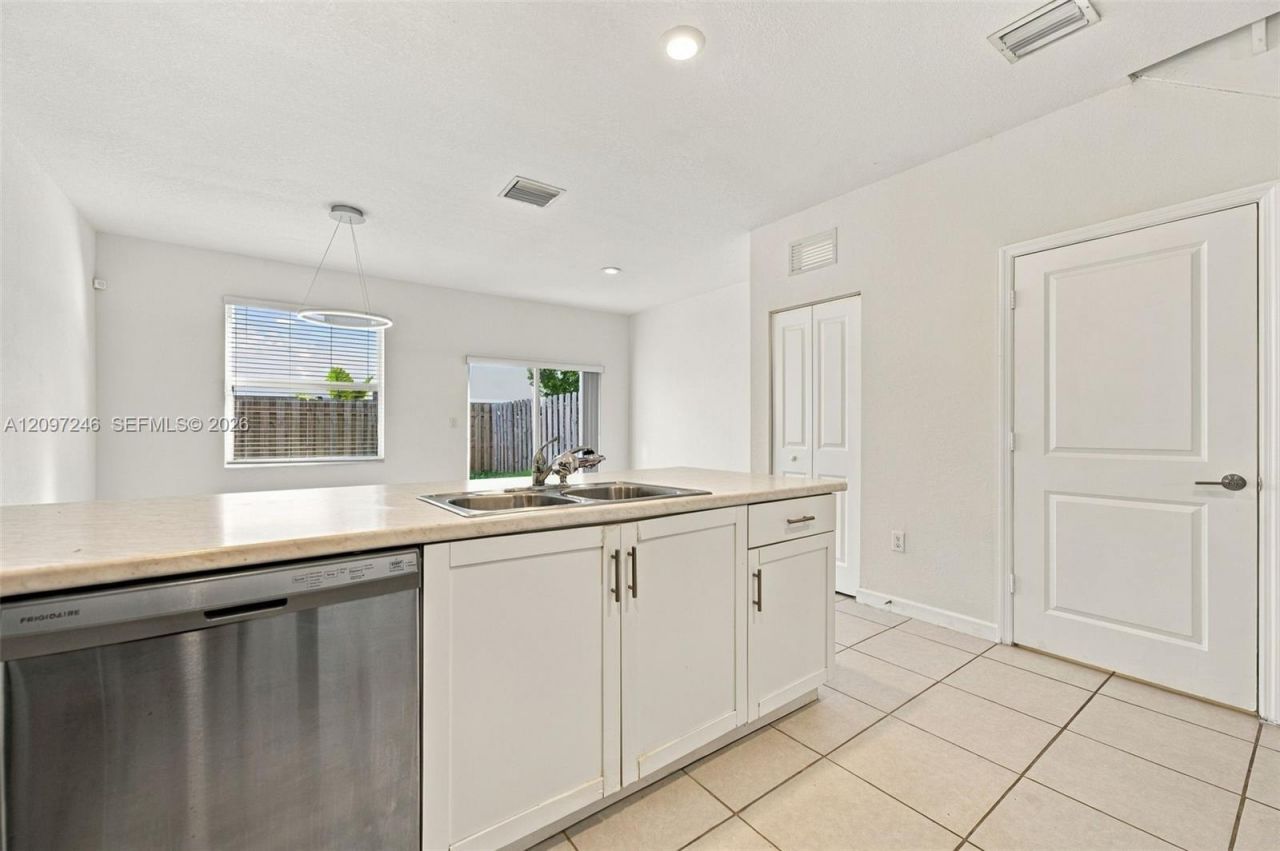 2686 SE 18th St , Homestead, FL 33035 Photo