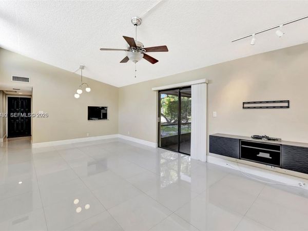 5701 Swordfish Cir , Tamarac, FL 33319