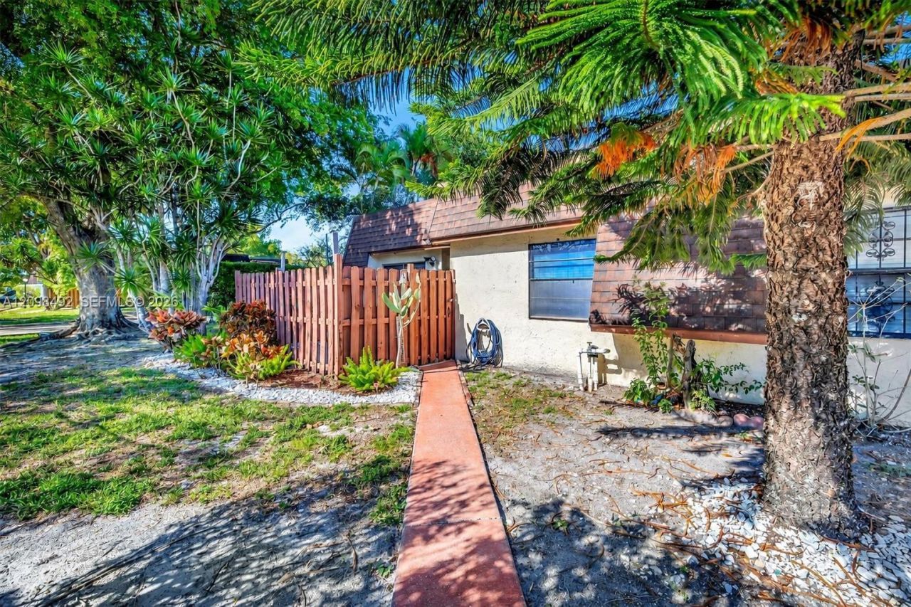 5701 Swordfish Cir, Tamarac, FL 33319 Photo