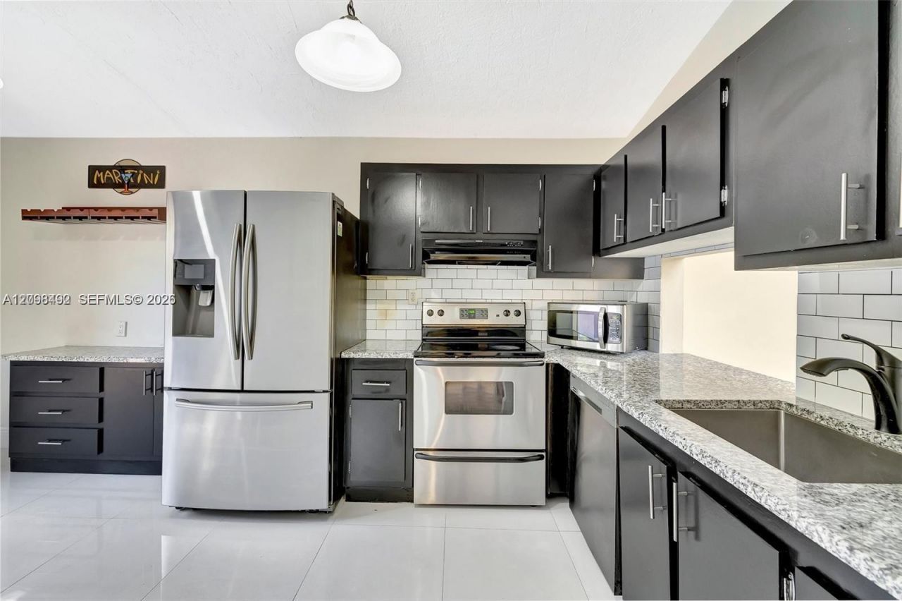 5701 Swordfish Cir, Tamarac, FL 33319 Photo
