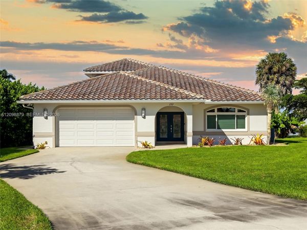 111 NEWPORT CAY , Naples, FL 34114