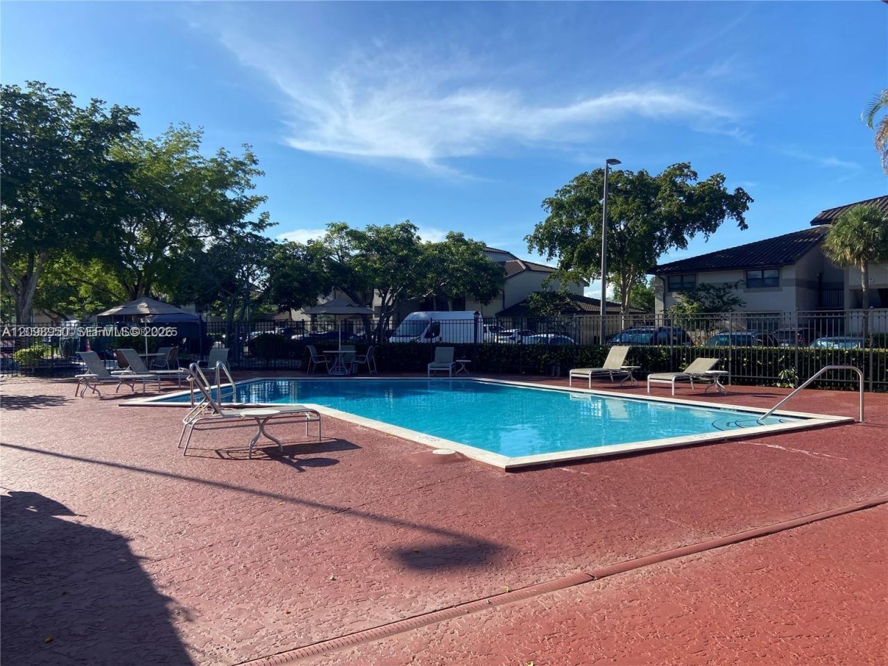 9937 Nob Hill Pl , Unit 1637, Sunrise, FL 33351 Photo